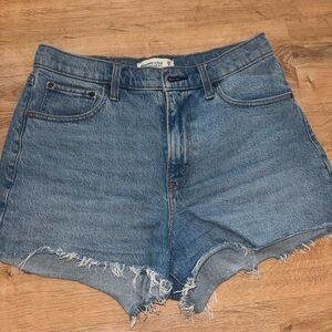 Abercrombie & Fitch 90s Relaxed Cutoff